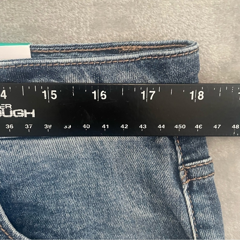 NWT Time and Tru High Rise Cropped Relax Fit Distressed Jeans Size 18 Plus - Picture 5 of 7